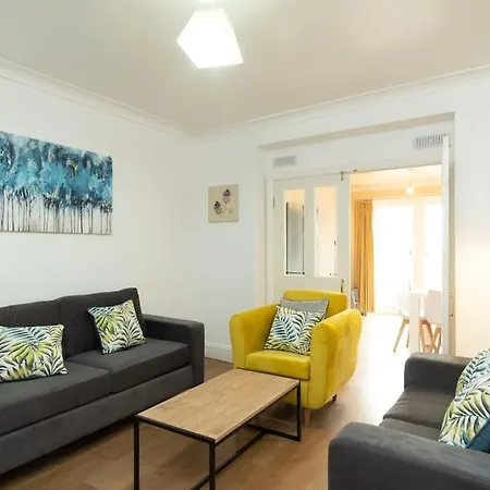 Large 4 Bed Coventry House Contractors Professionals Private Parking Close To Nec Exterior photo