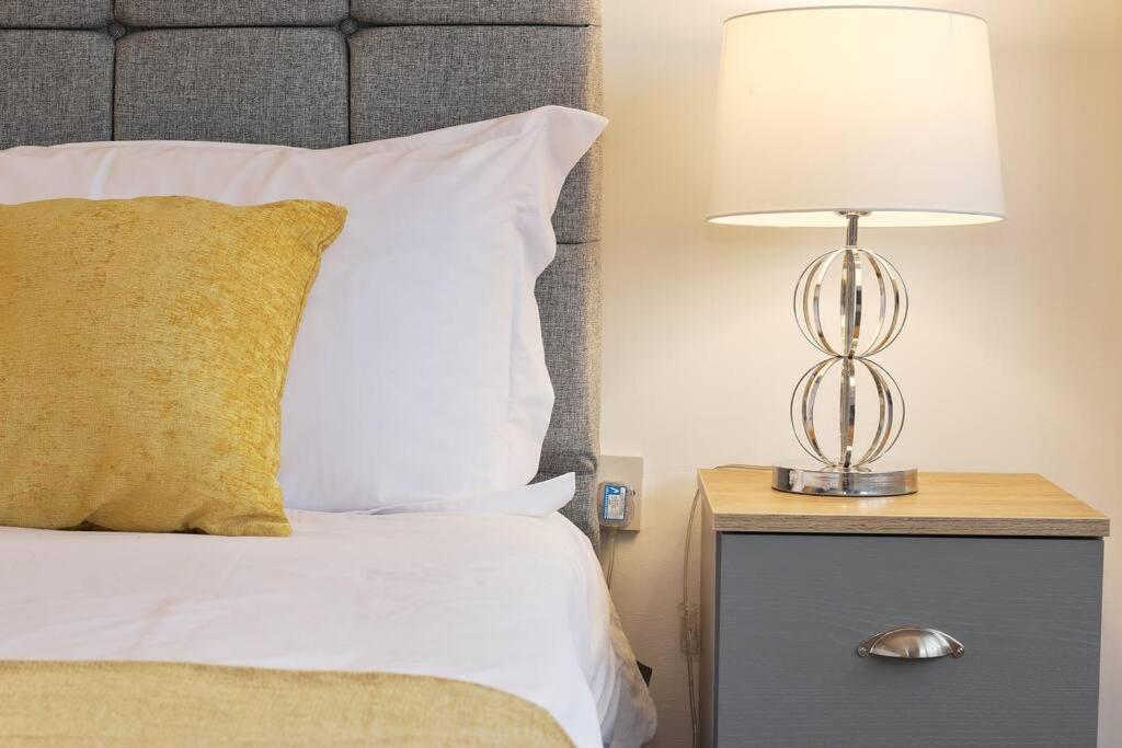 Сasa de vacaciones Large 4 Bed House Contractors Professionals Private Parking Close To Nec Coventry