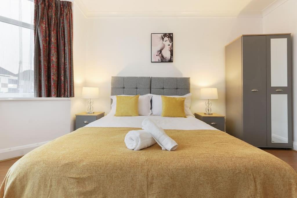 Large 4 Bed House Contractors Professionals Private Parking Close To Nec Сasa de vacaciones Coventry