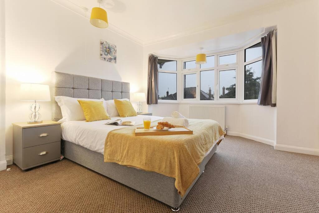 Large 4 Bed House Contractors Professionals Private Parking Close To Nec Сasa de vacaciones Coventry