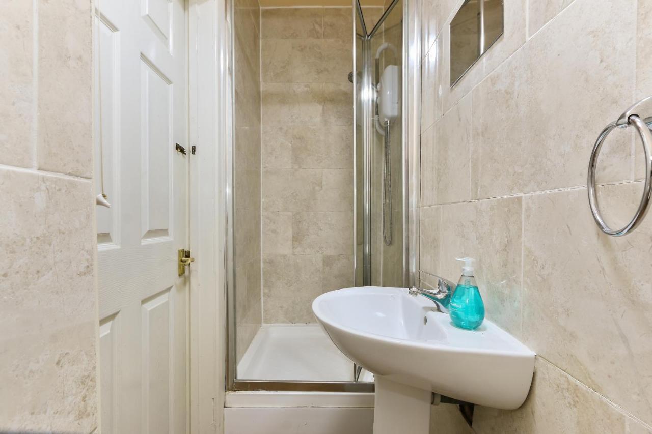 Сasa de vacaciones Large 4 Bed House Contractors Professionals Private Parking Close To Nec